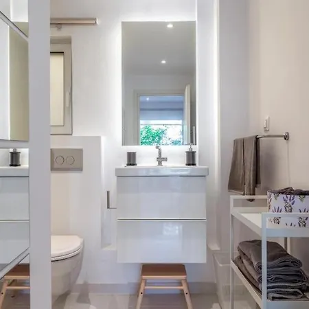 Hidden Gem: 2Br Artistic Retreat In Glyfada Center Apartment Athens Exterior photo