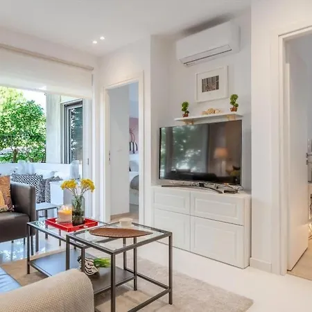 Hidden Gem: 2Br Artistic Retreat In Glyfada Center Apartment Athens Exterior photo