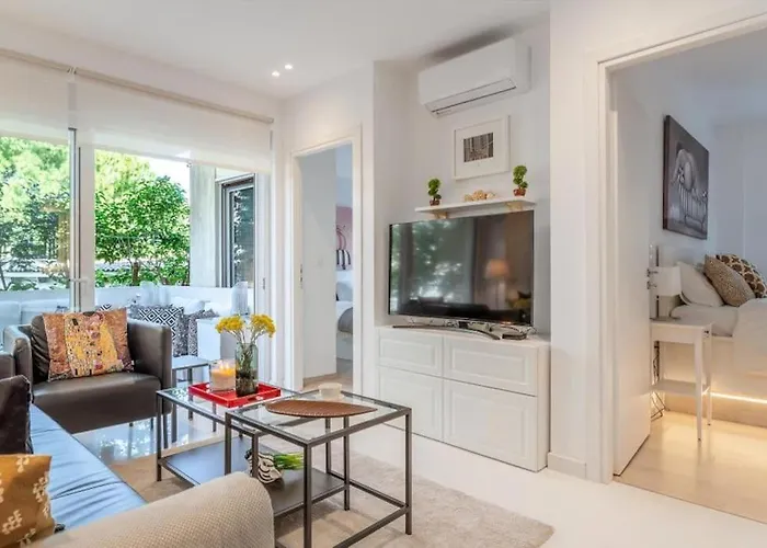 Hidden Gem: 2Br Artistic Retreat In Glyfada Center