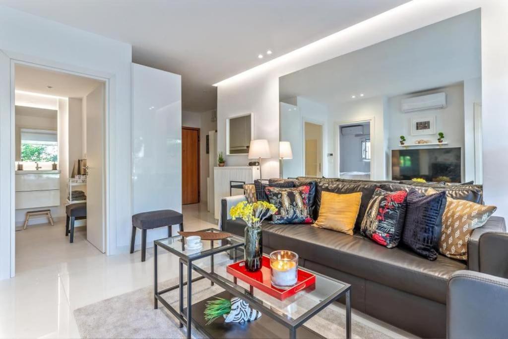 Hidden Gem: 2br Artistic Retreat In Glyfada Center Atény