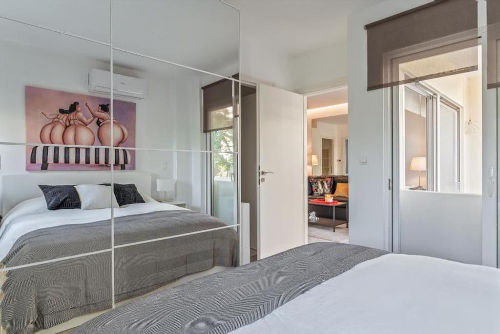 Hidden Gem: 2br Artistic Retreat In Glyfada Center Apartmán *