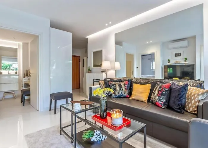 Hidden Gem: 2Br Artistic Retreat In Glyfada Center