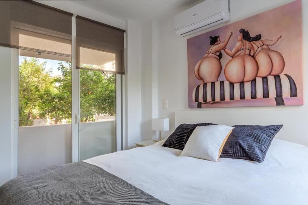 Hidden Gem: 2br Artistic Retreat In Glyfada Center Apartment *