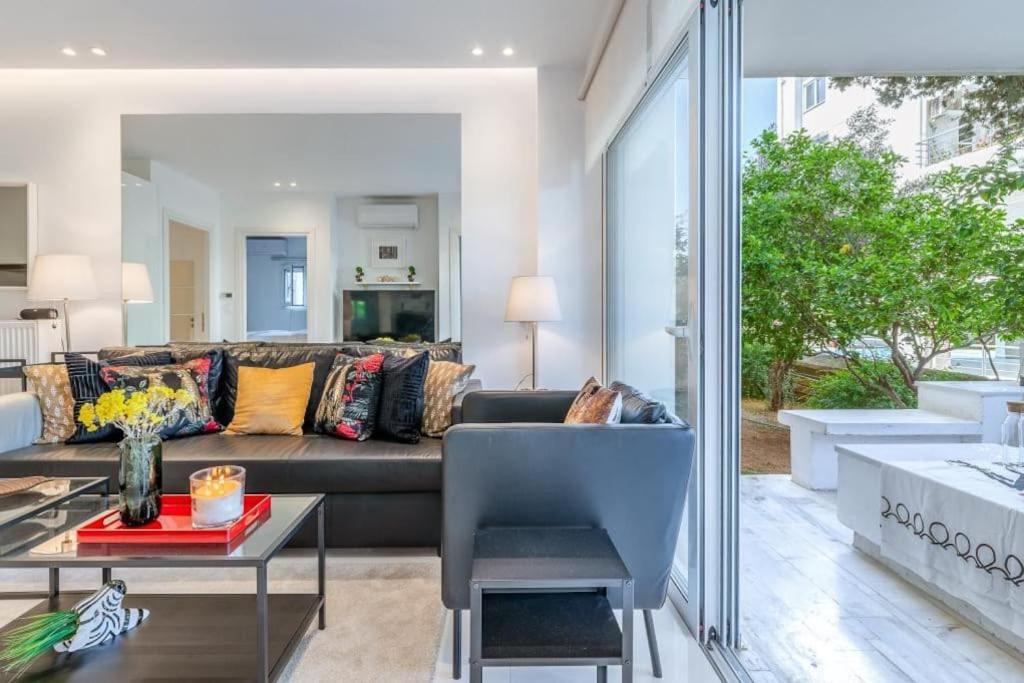 Apartment Hidden Gem: 2br Artistic Retreat In Glyfada Center *