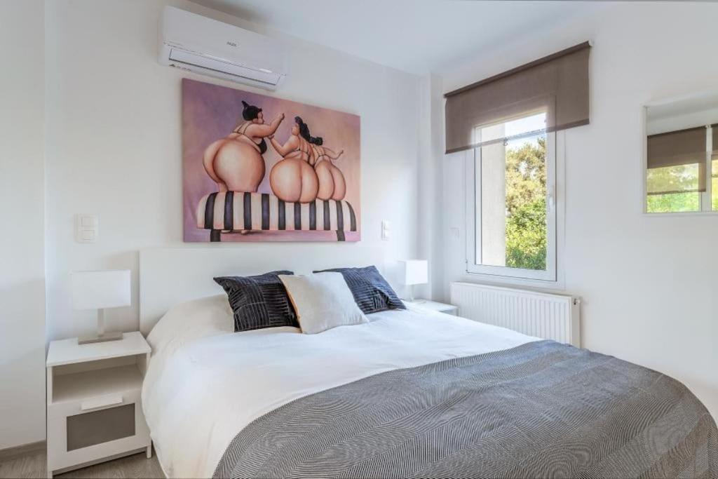Hidden Gem: 2br Artistic Retreat In Glyfada Center Apartment Athens