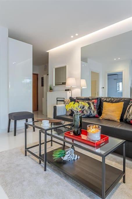 Apartment Hidden Gem: 2br Artistic Retreat In Glyfada Center
