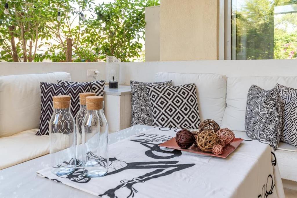 Hidden Gem: 2br Artistic Retreat In Glyfada Center Apartment *