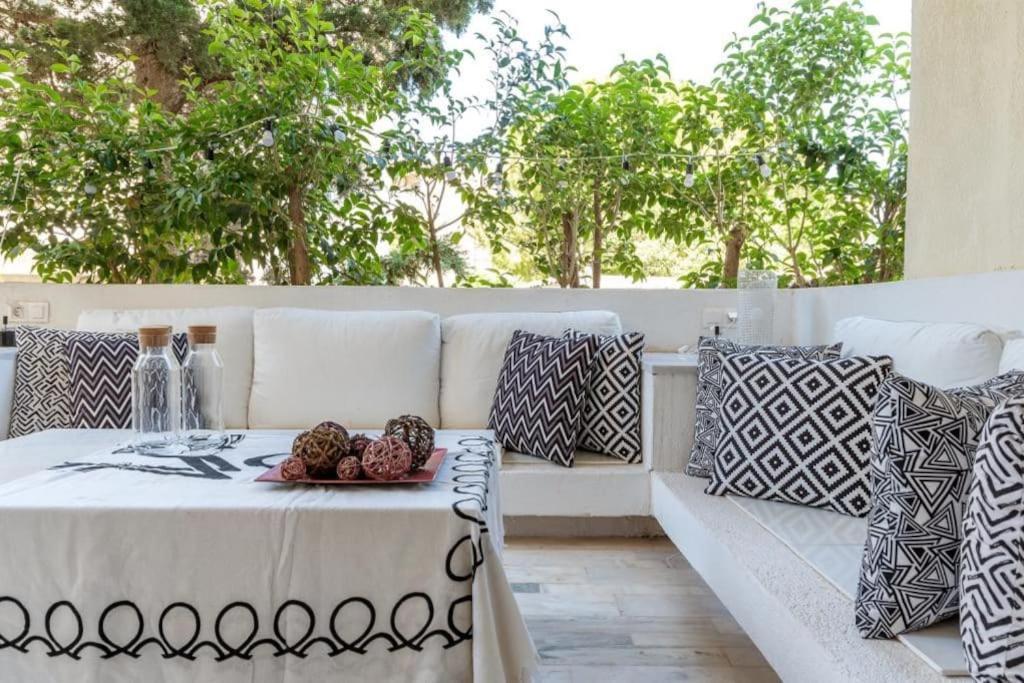 Apartment Hidden Gem: 2br Artistic Retreat In Glyfada Center